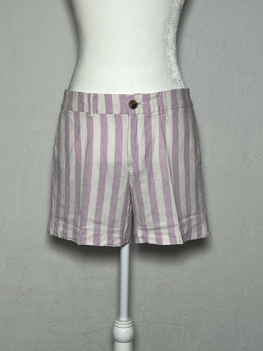 OLD NAVY Lavender Pink and White Stripes Linen Blend Everyday Shorts - size 6